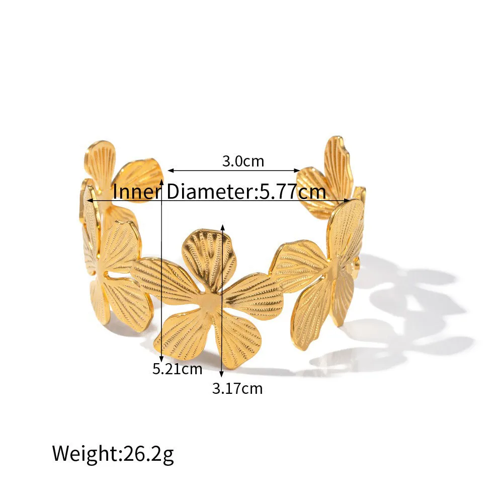 18K gold flower-shaped design luxury necklace, bracelet, earrings and ring set