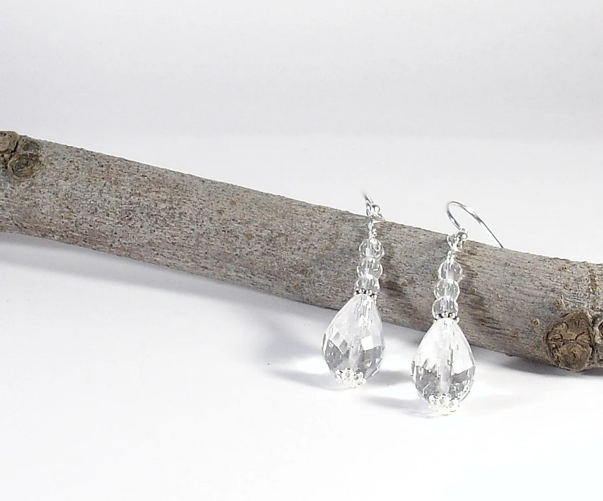Clear quartz earrings. Bridesmaid gift. Bridesmaid dainty earring. Bridal jewelry. Bride white earrings. Rock crystal earrings.