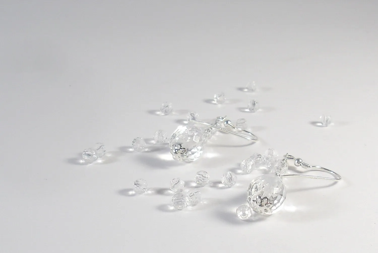 Clear quartz earrings. Bridesmaid gift. Bridesmaid dainty earring. Bridal jewelry. Bride white earrings. Rock crystal earrings.